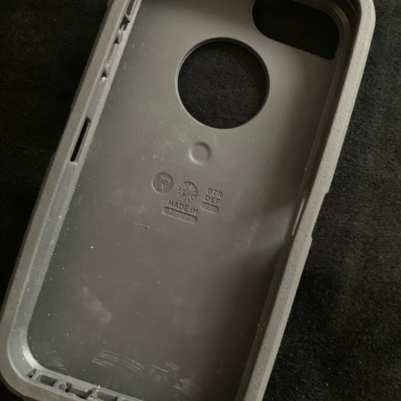 Otterbox phone case - Picture 2 of 2